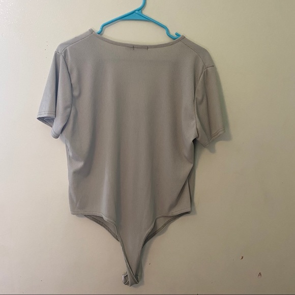 Plus Size V Cut bodysuit - Picture 2 of 2